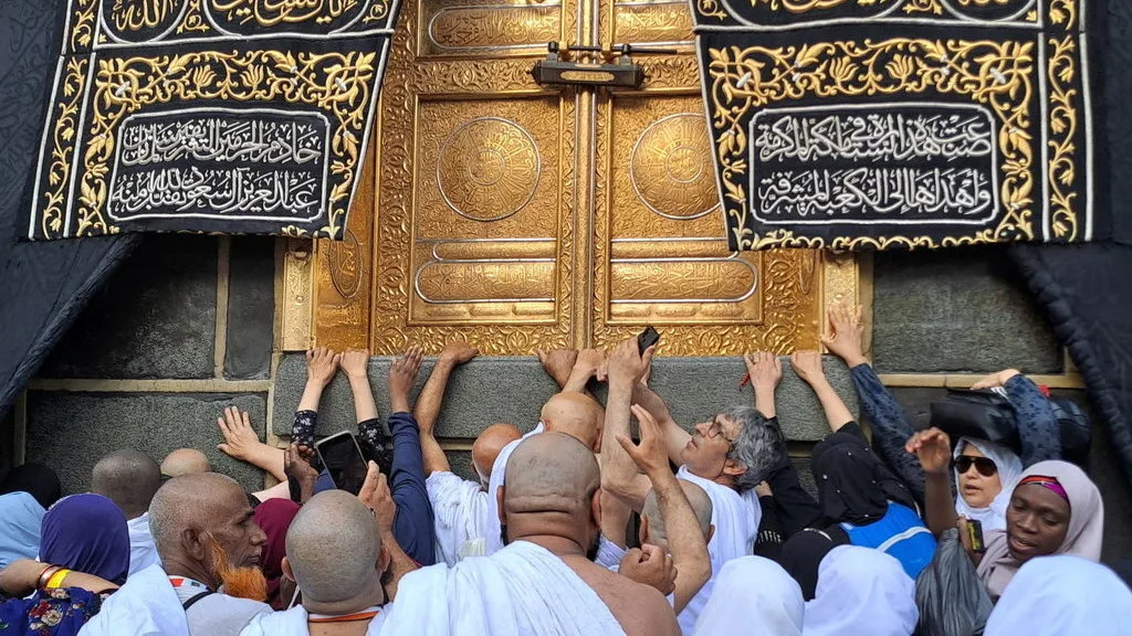 Fakta Menarik tentang Kiswah Ka’bah